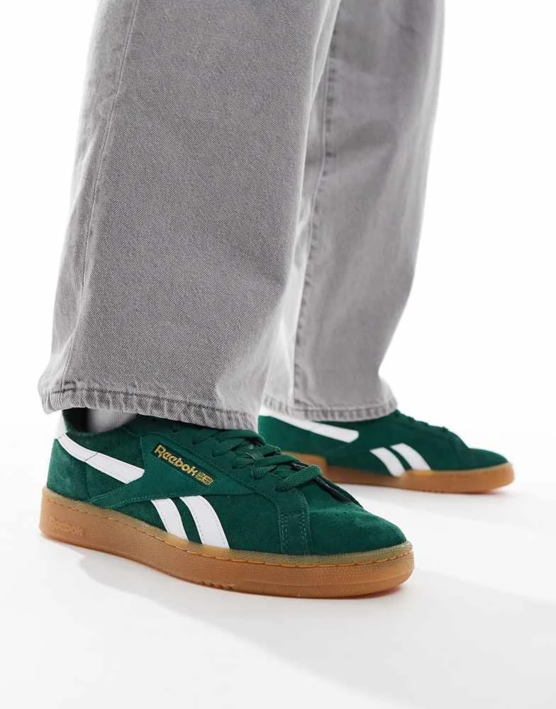 Reebok Reebok Club C Grounds suede trainers with gum sole in green 5