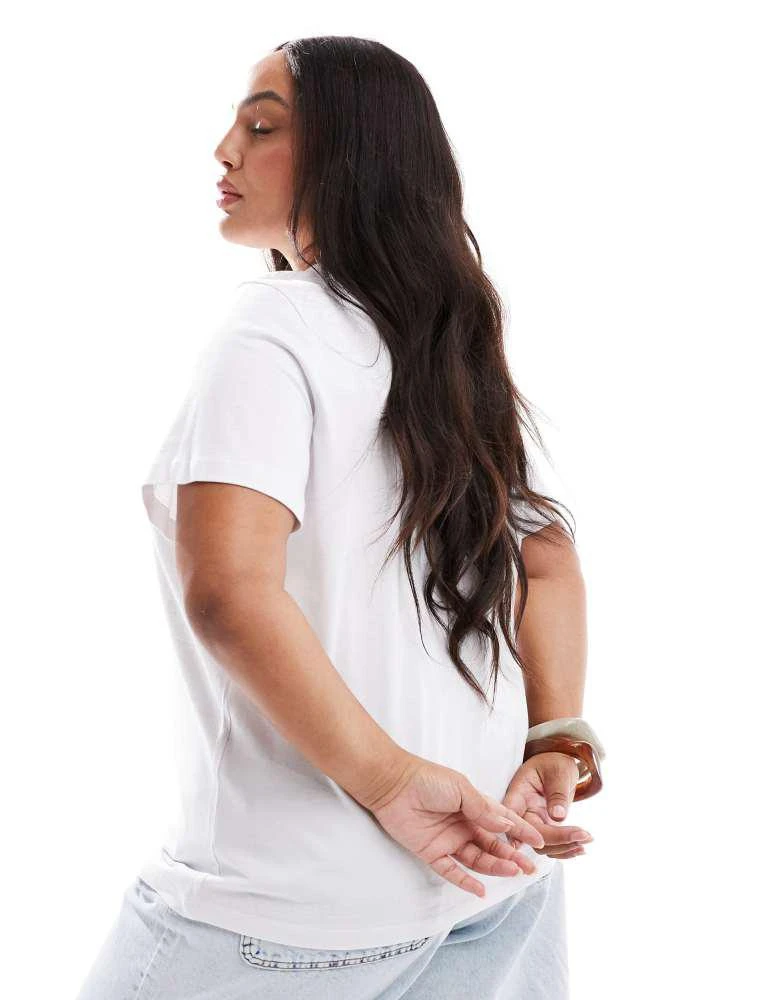 Vero Moda Curve Vero Moda Curve t-shirt in white 3