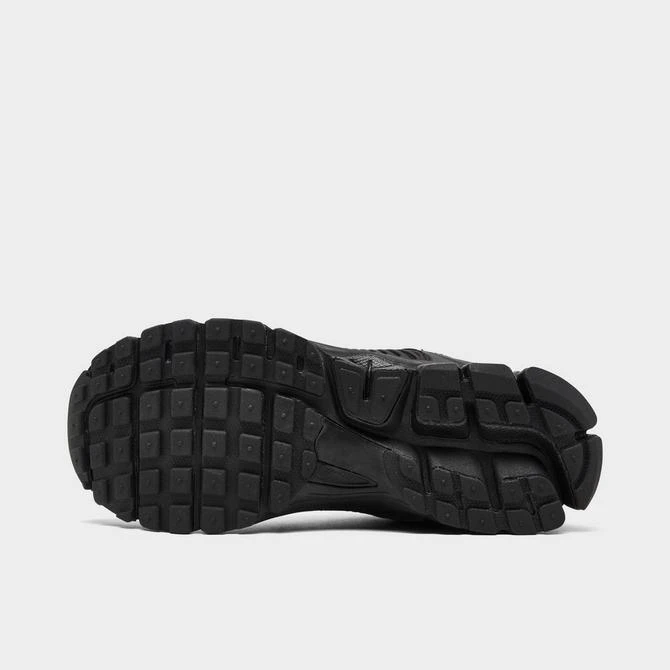 NIKE Big Kids' Nike Vomero 5 Casual Shoes 6