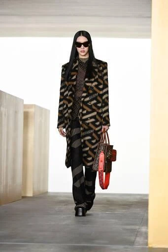 Versace Intrico leather platform ankle boots 7