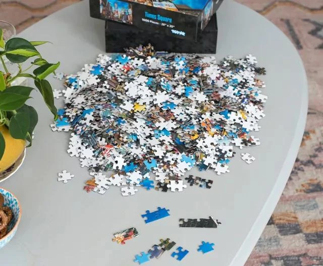 Urban Outfitters New York Times Square Puzzle | 1000 Piece Jigsaw Puzzle 3