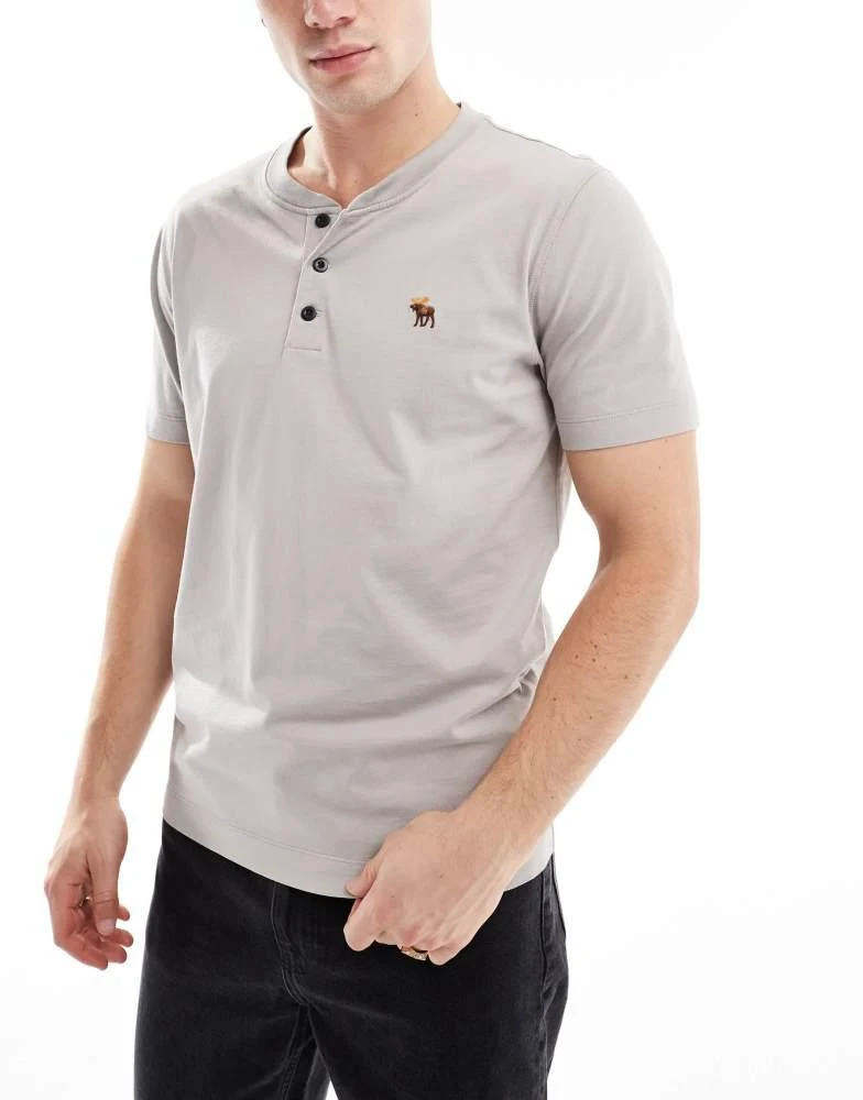 Abercrombie & Fitch Abercrombie & Fitch 5 pack icon logo henley t-shirt in black/greys/taupe/white 2