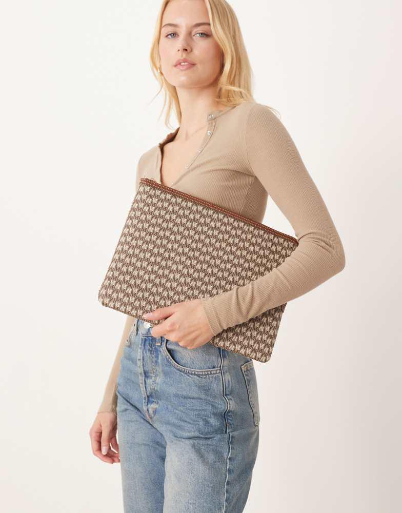 Mango Mango laptop case in monogram