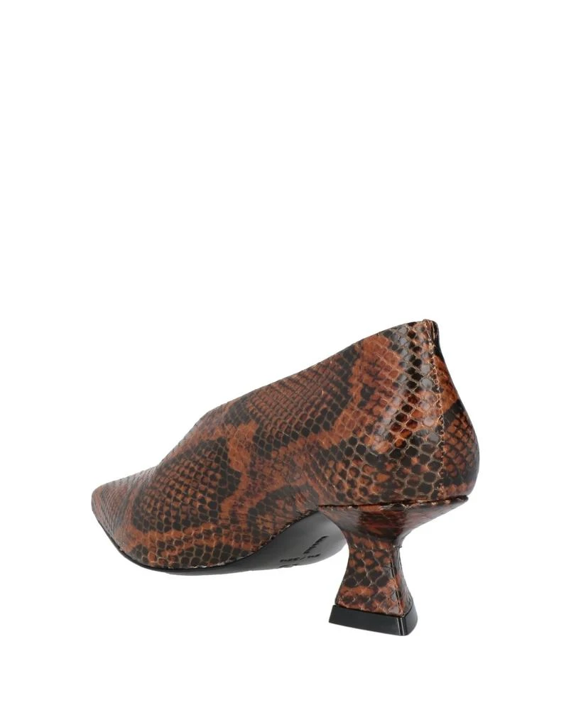 MERCEDES CASTILLO Pump 3