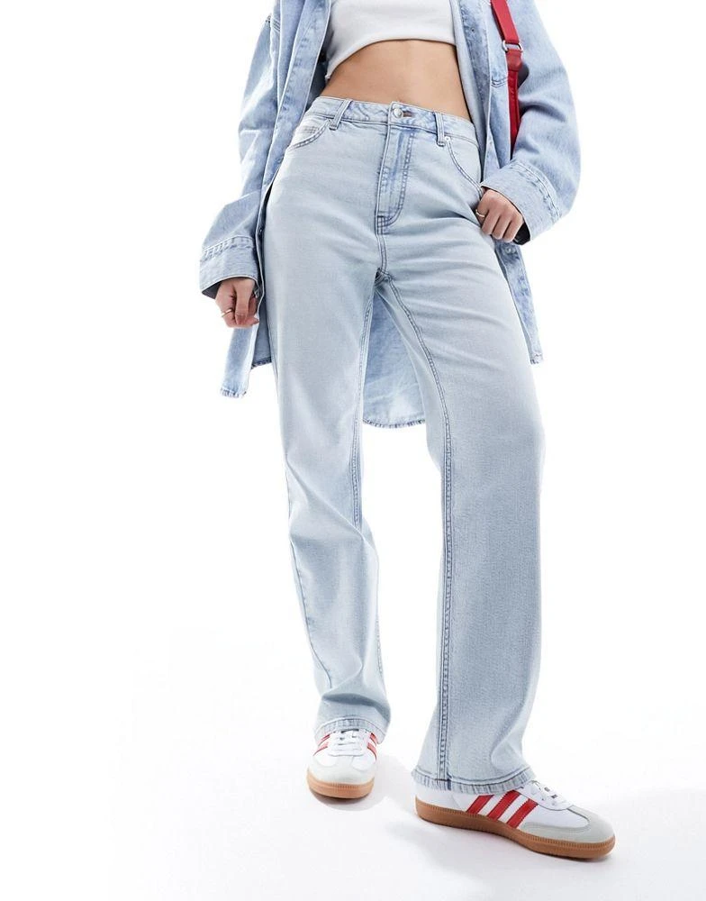Miss Selfridge Miss Selfridge heart pocket straight leg jean in bleach wash 2