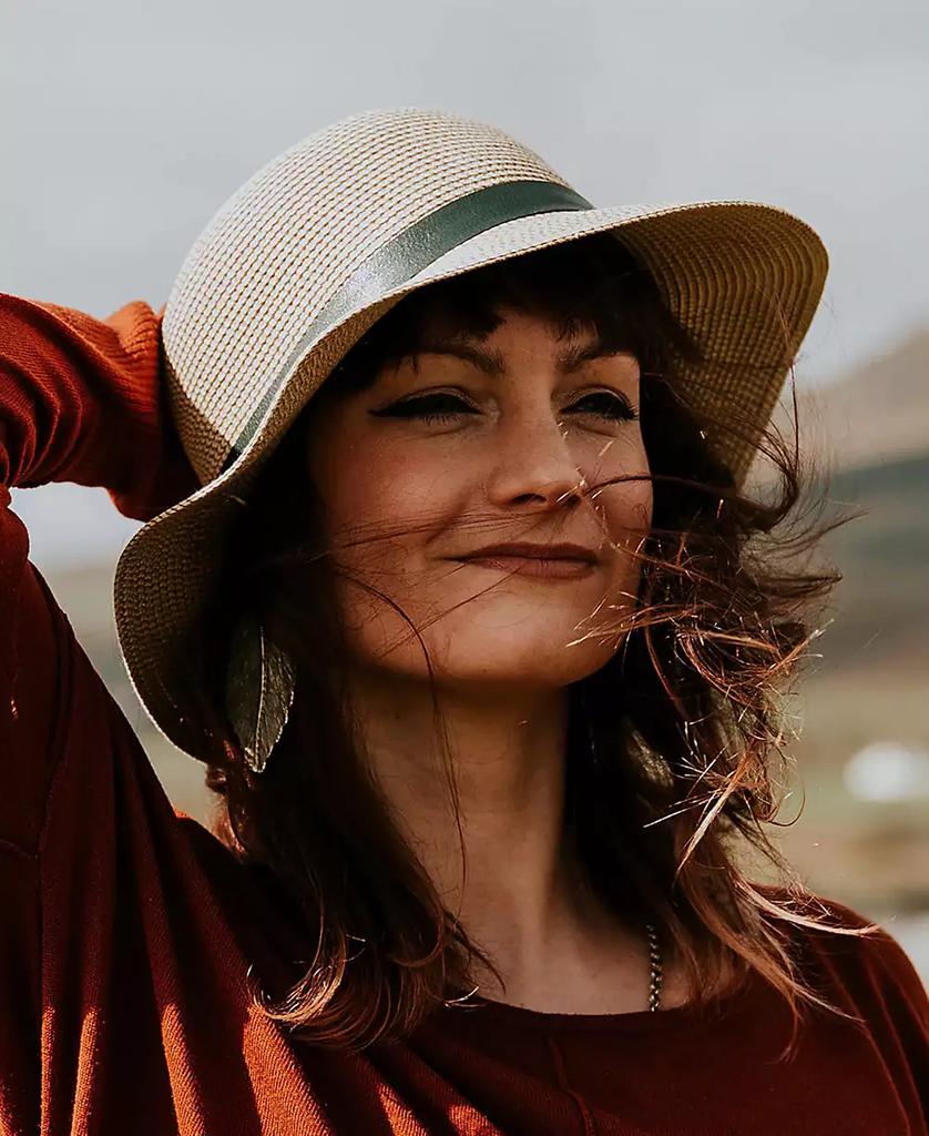 SUNDAY AFTERNOONS Luna Hat