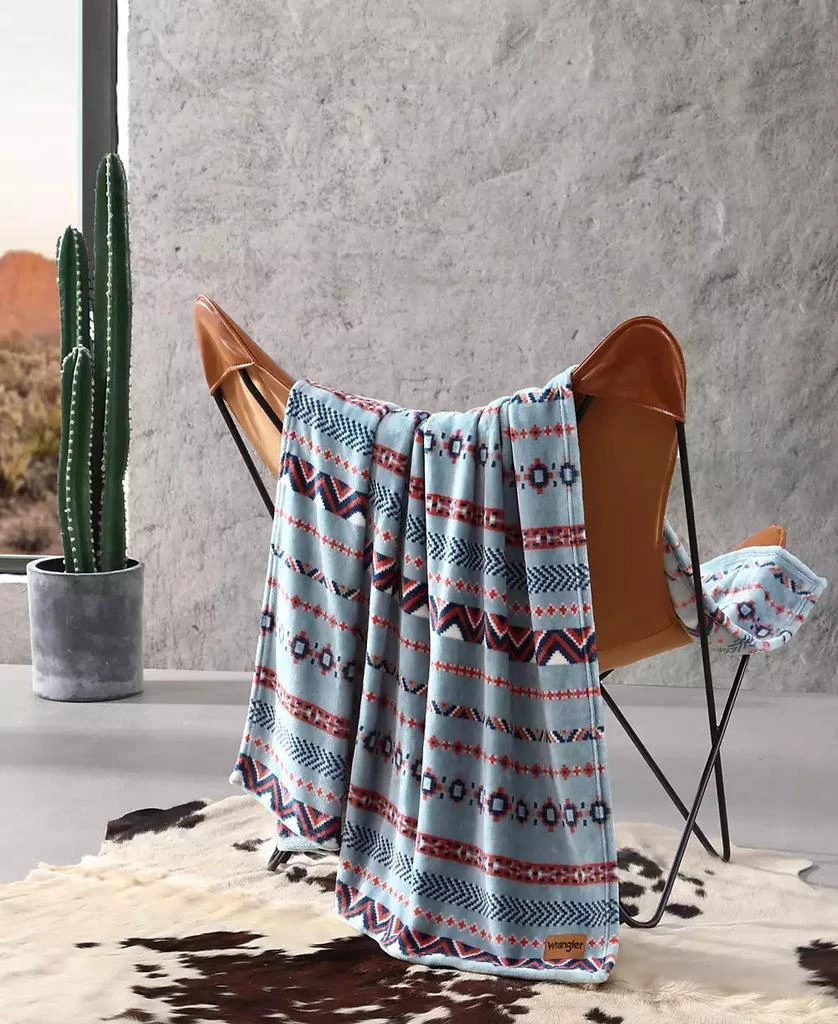 Wrangler Diamond Trail Ultra Soft Plush Throw, 70" x 50" 1
