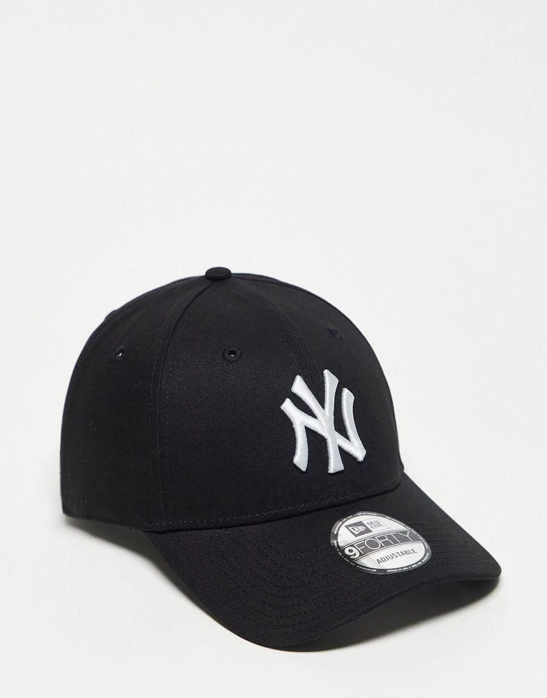 New Era New Era NY Yankees 9forty cap in black 1