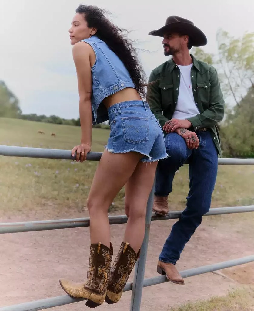 Levi
s Women
s 501 Button Fly Cotton High-Rise Denim Shorts 7