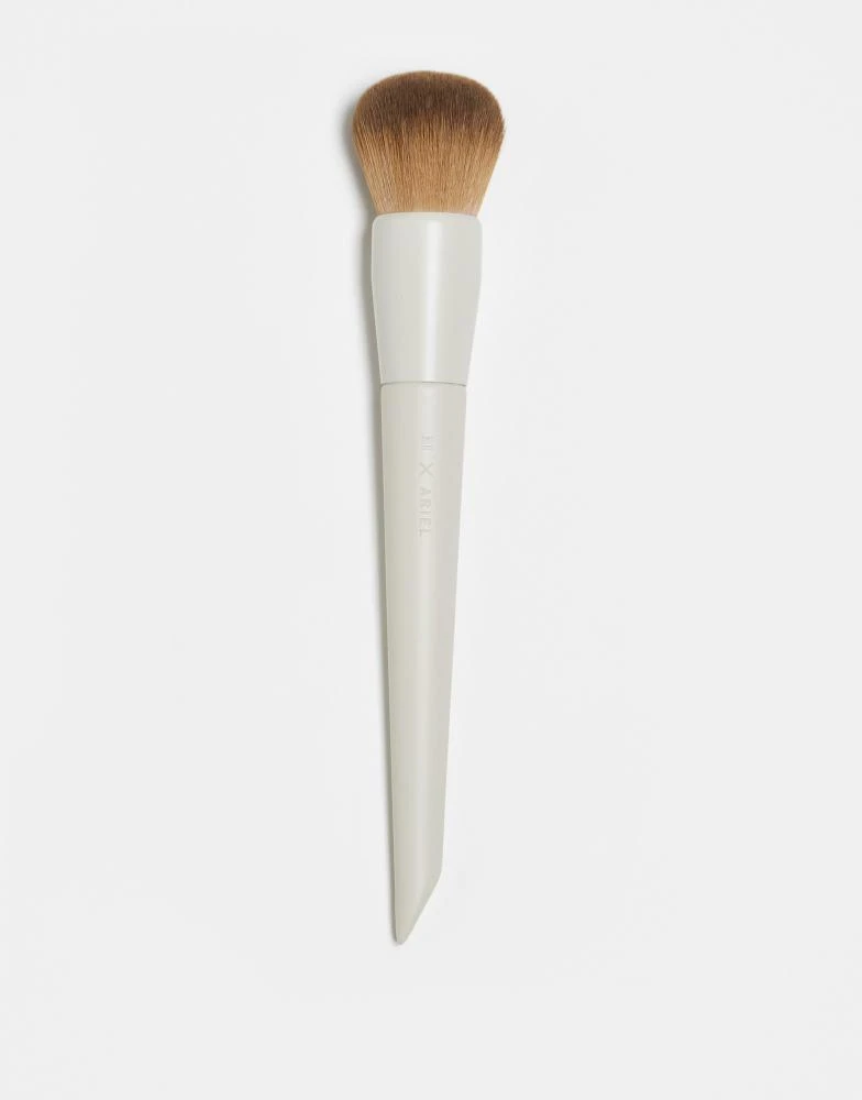 MORPHE Morphe x Ariel A24 Foundation Brush 3