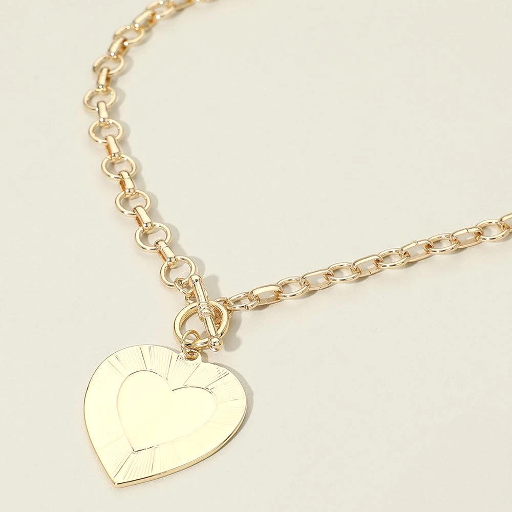 FASHNZFAB Heart Pendant Chunky Chain Toggle Necklace
