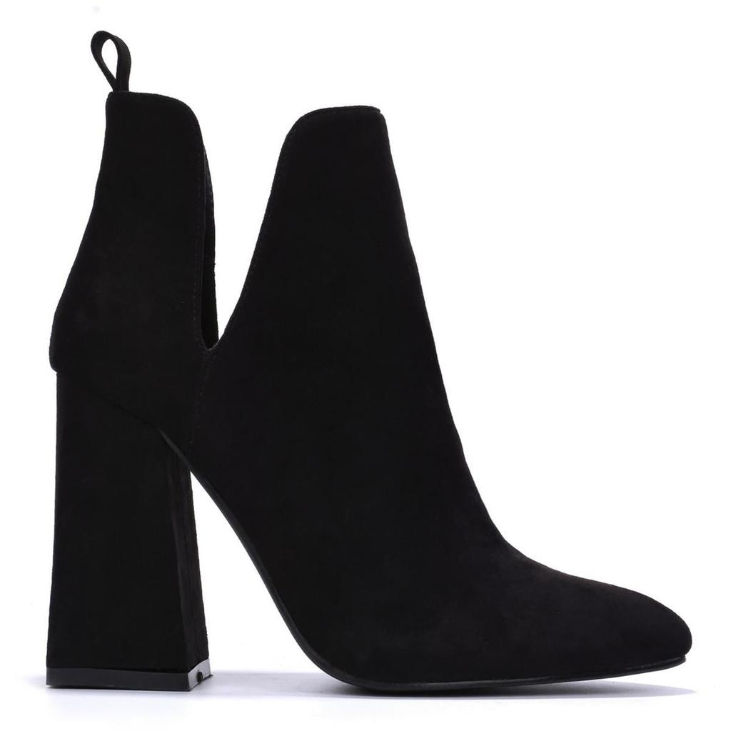 Cape Robbin Blythe Womens Pointed Toe Pull On Ankle Boots