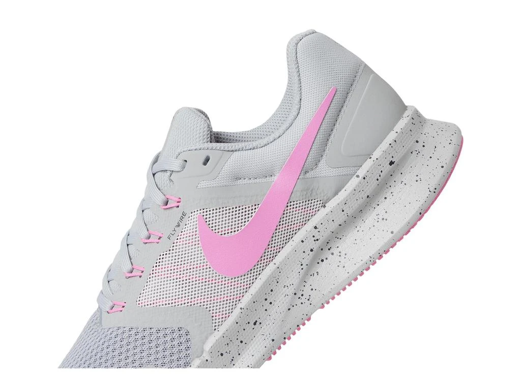 NIKE Run Swift 3 6