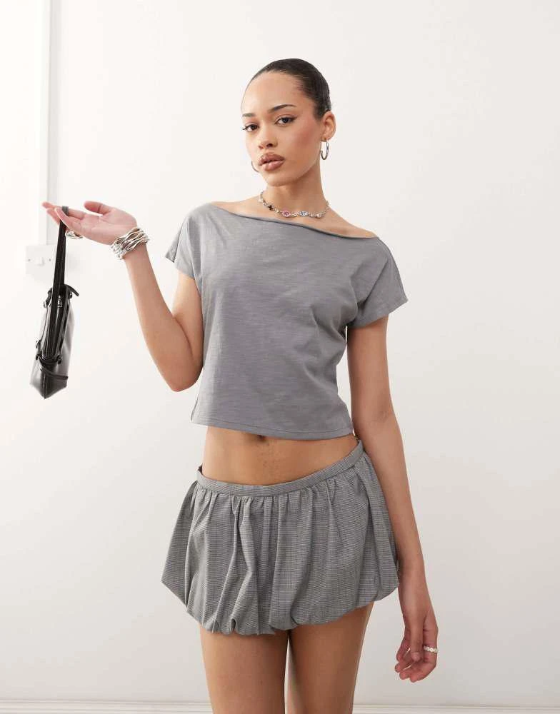 Motel Motel balia asymmetric t-shirt in grey 1