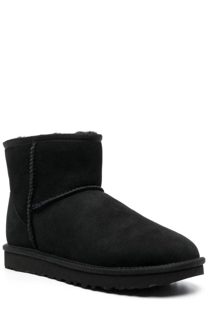 UGG UGG Classic Mini II Logo-Patch Ankle Boots 2