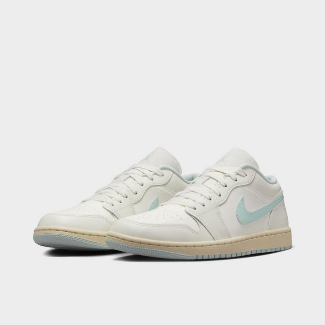 Jordan Women's Air Jordan Retro 1 Low Casual Shoes