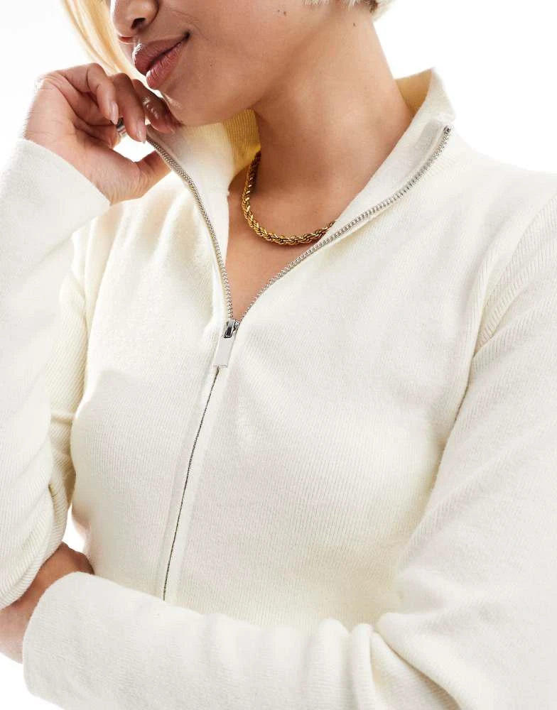 Stradivarius Stradivarius  zip through knit cardigan in ecru 3