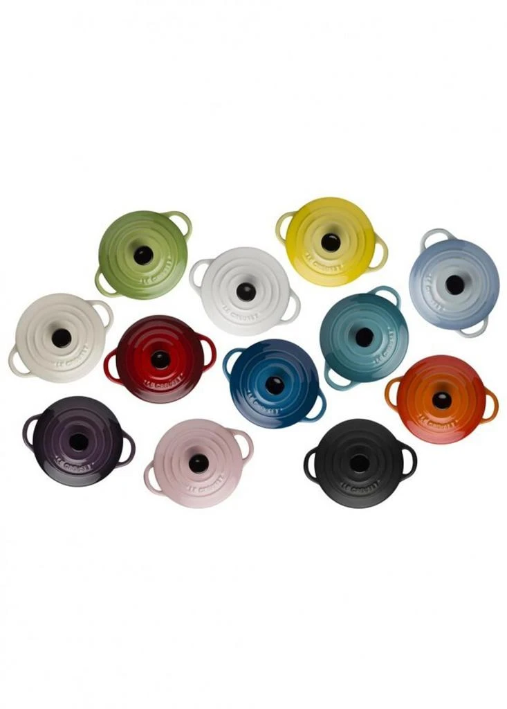 Le Creuset Stoneware petite round casserole. 4