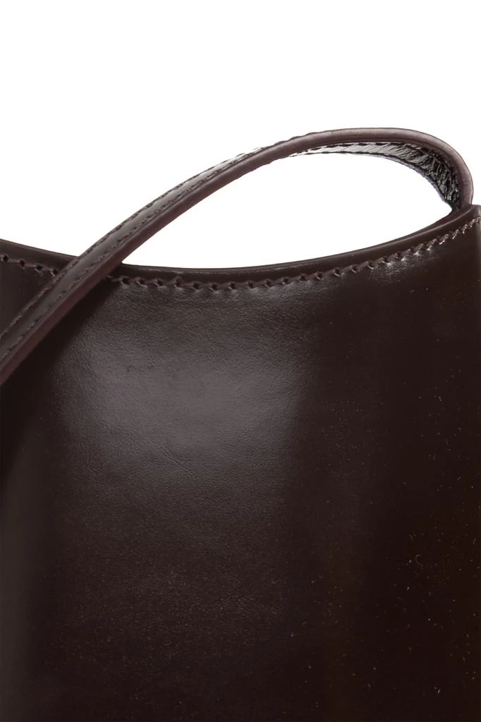 Jacquemus Phone case
Bisou
with a strap 6