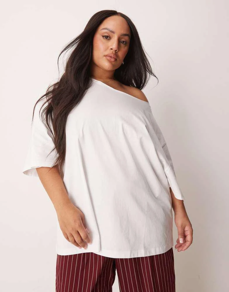 ASOS ASOS DESIGN Curve slouchy off shoulder oversized tee in white 1