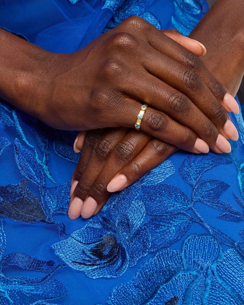 Elizabeth Locke 19K Yellow Gold 3 Blue Zircon Flat Ribbon Stack Ring, Size 6.5