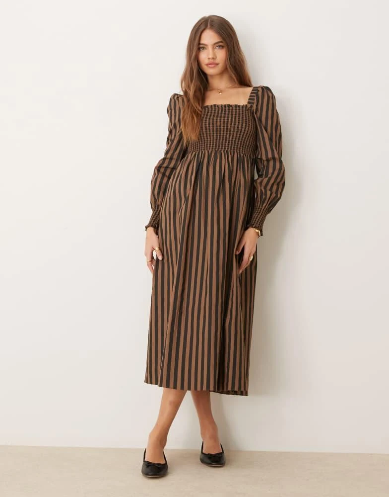 Glamorous Glamorous long sleeve shirred body maxi dress in brown black stripe 1