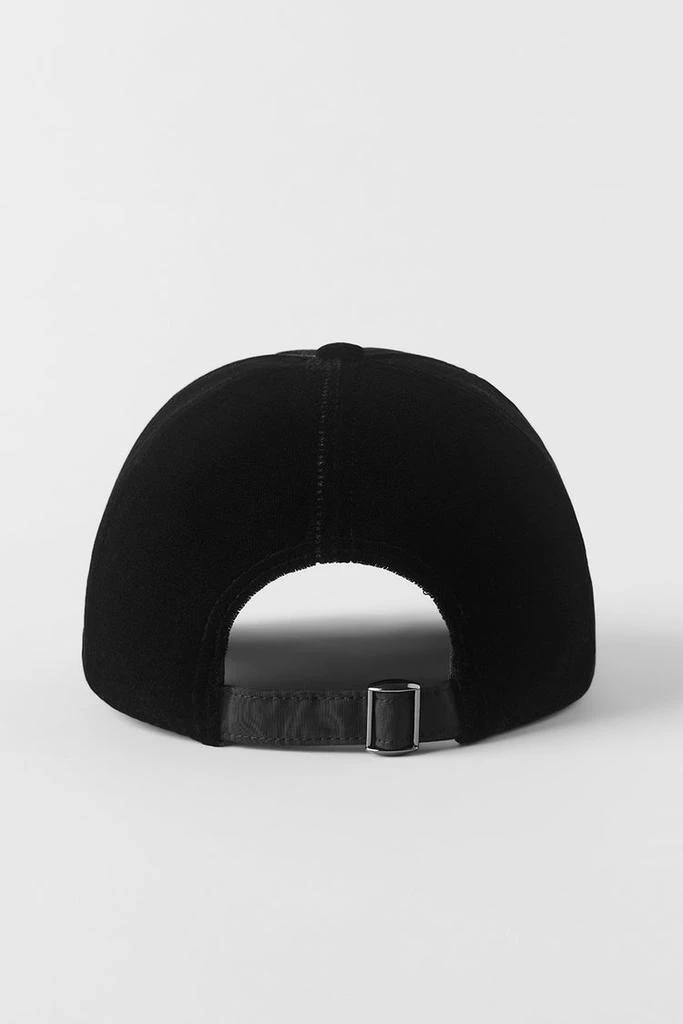 Alo Velvet Off-Duty Cap - Black 4