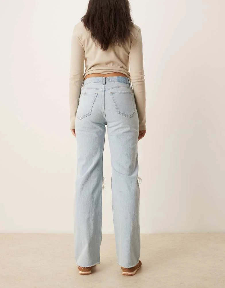 Abercrombie & Fitch Abercrombie & Fitch 90s relaxed jeans with knee rip in light wash blue 2