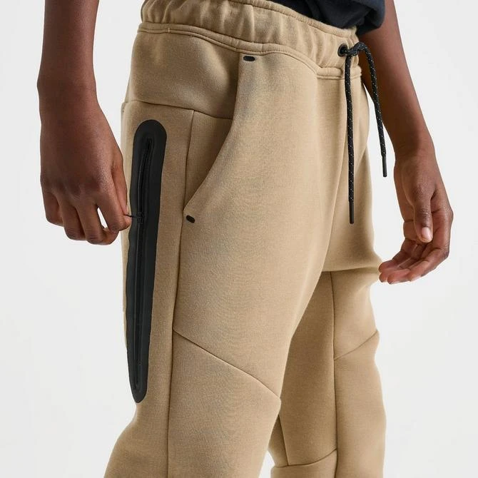 NIKE Kids' Nike Sportswear Tech Fleece Reflective Jogger Pants 6