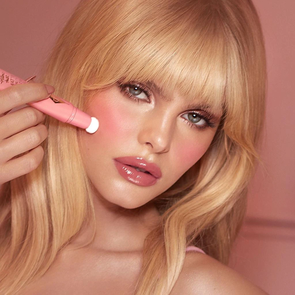 Charlotte Tilbury Matte Beauty Blush Wand 4