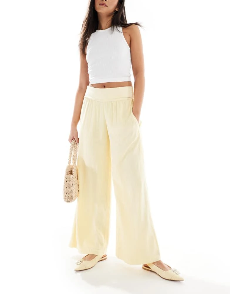 HOLLISTER Hollister foldover super pull on trousers in yellow 3