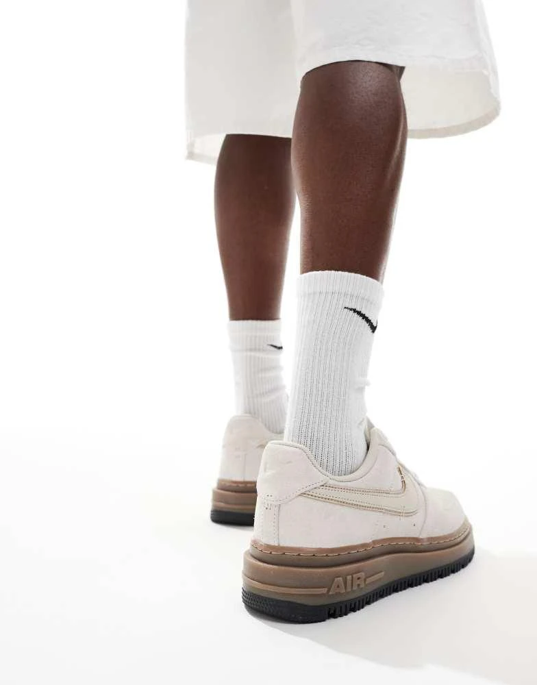 NIKE Nike Air Force 1 Luxe trainers in light grey and white 4