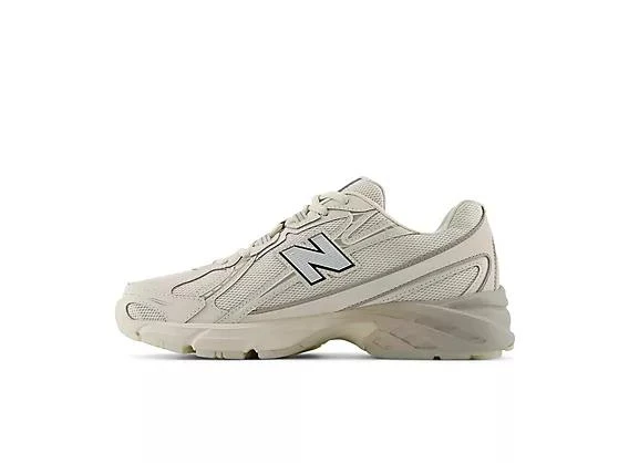 New Balance 740 3
