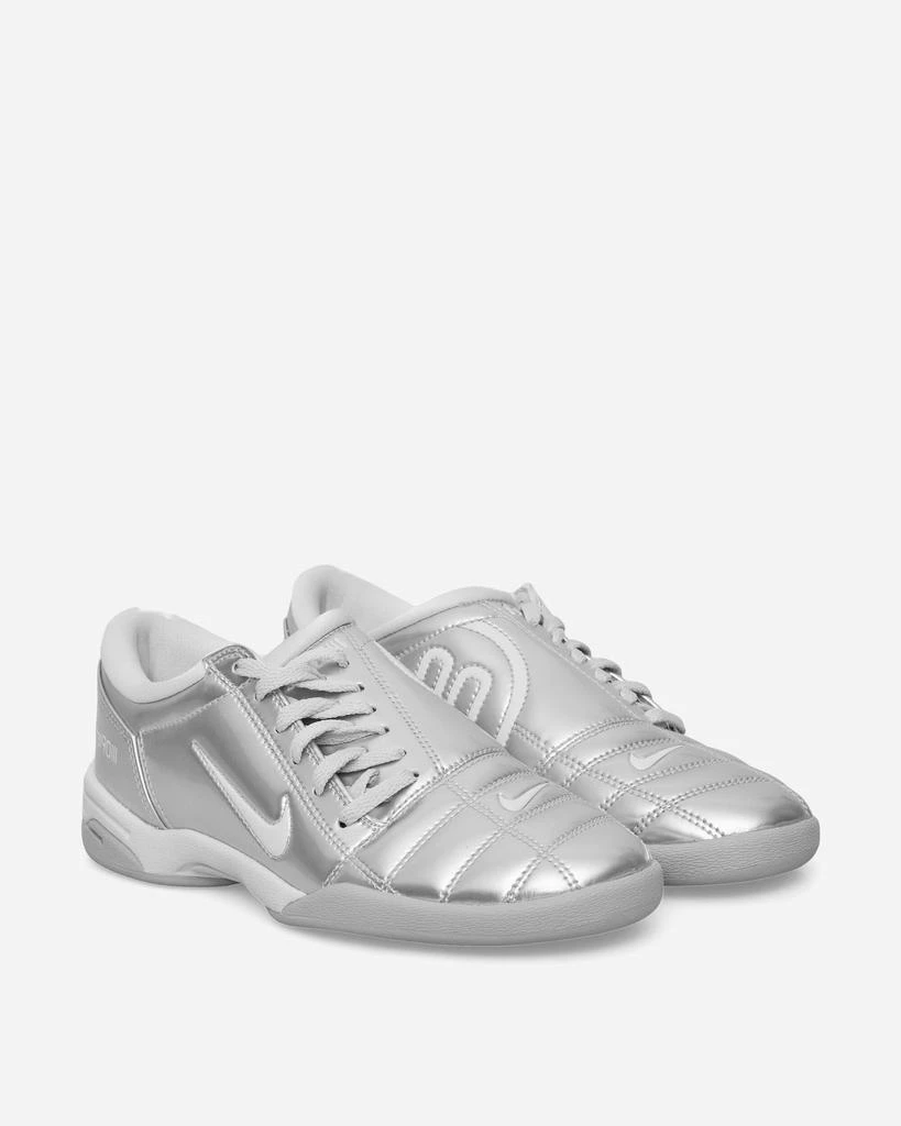 NIKE Women's Total 90 Sneakers Metallic Platinum / Photon Dust 2