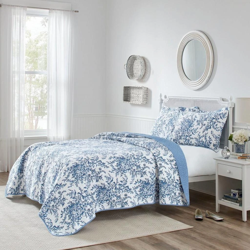Hivvago King size 3 Piece Bed-in-a-Bag Reversible Blue White Floral Cotton Quilt Set 2
