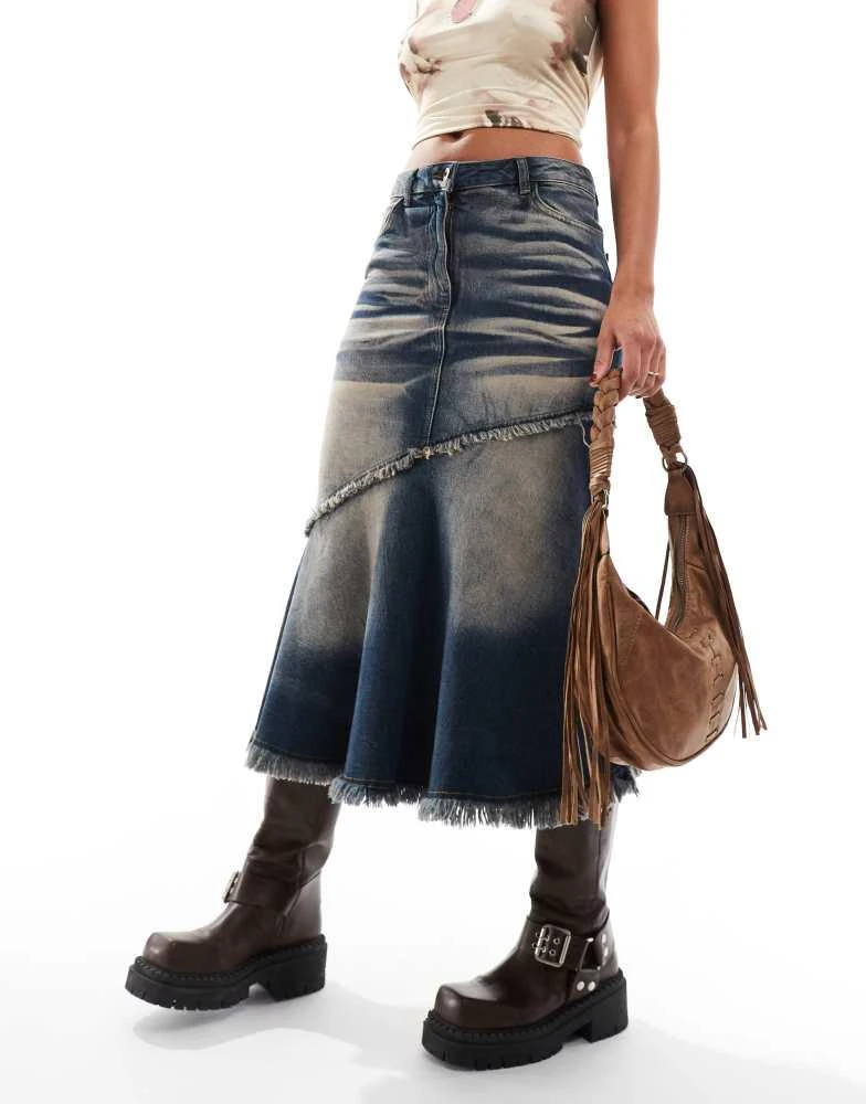 Bershka Bershka fringe detail shoulder bag in washed brown 2