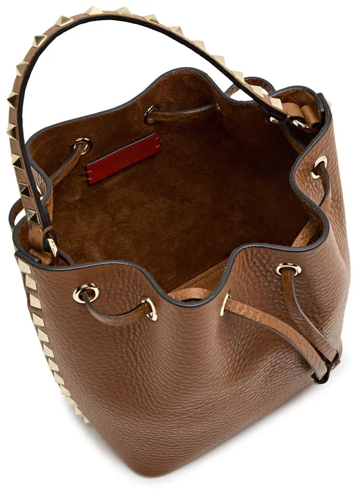 Valentino Rockstud grained leather bucket bag 4