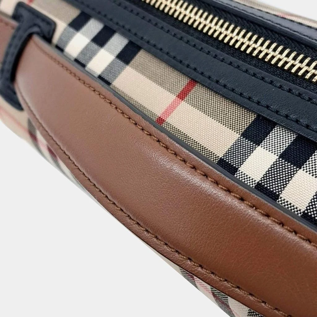 Burberry Burberry Barrel Bag 4