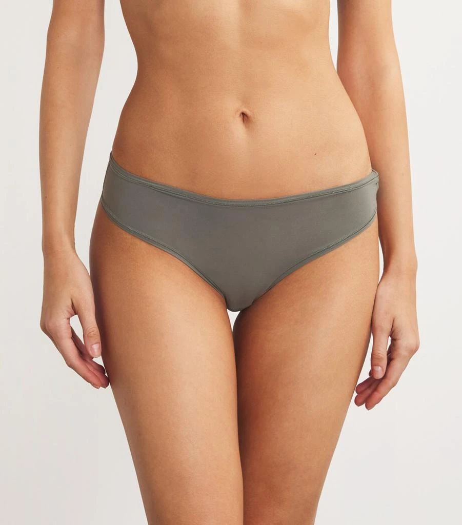SKIMS Fits Everybody Thong 2