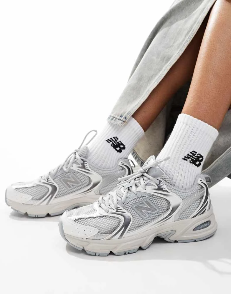 New Balance New Balance 530 trainers in silver metallic - exclusive to ASOS 1