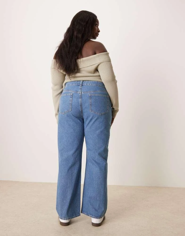 ASOS ASOS DESIGN Curve wide leg dad jeans in clean blue 4