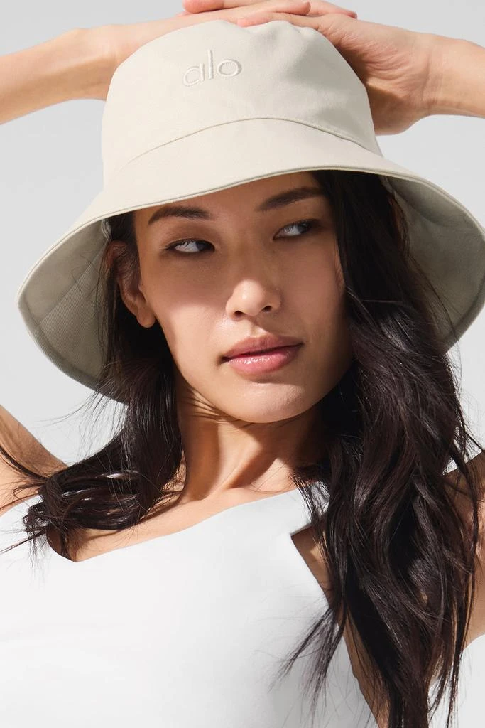 Alo Weekender Bucket Hat - Fresh Linen 3
