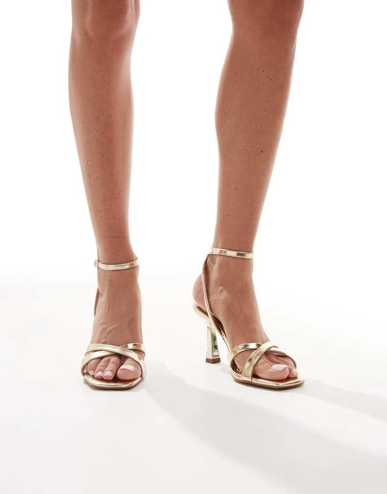 Stradivarius Stradivarius Wide Fit heeled sandal in gold 4