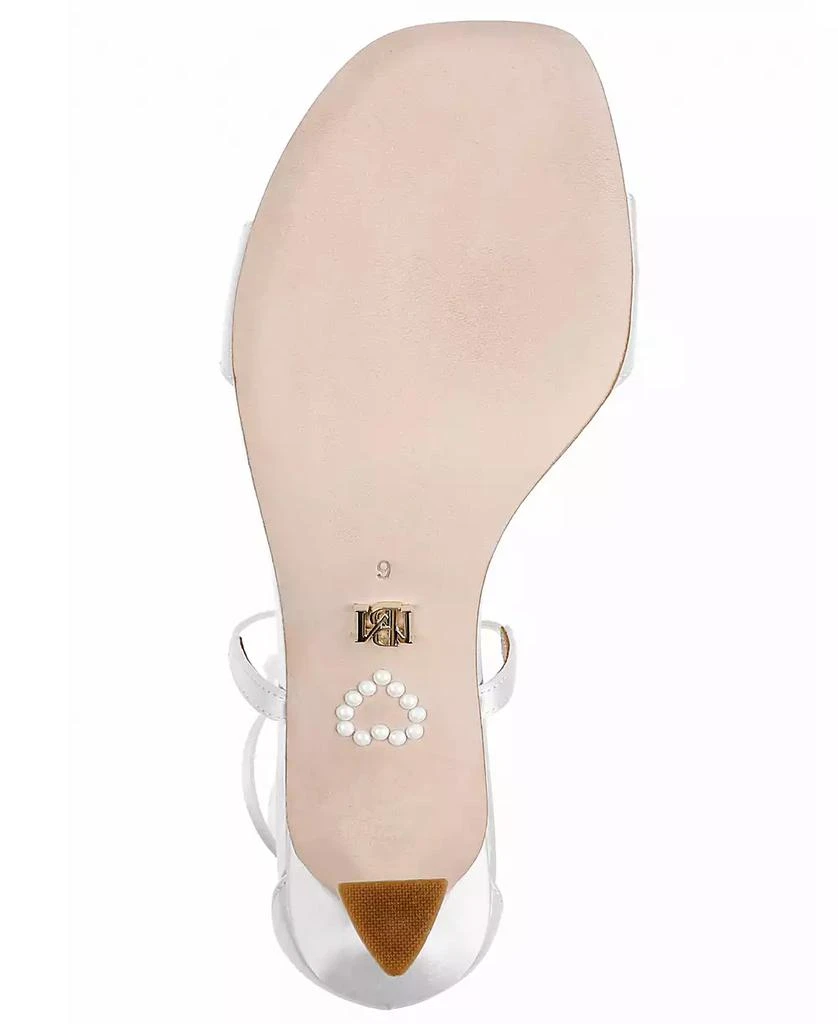 Badgley Mischka Women's Janelle Square Toe Evening Sandals 5