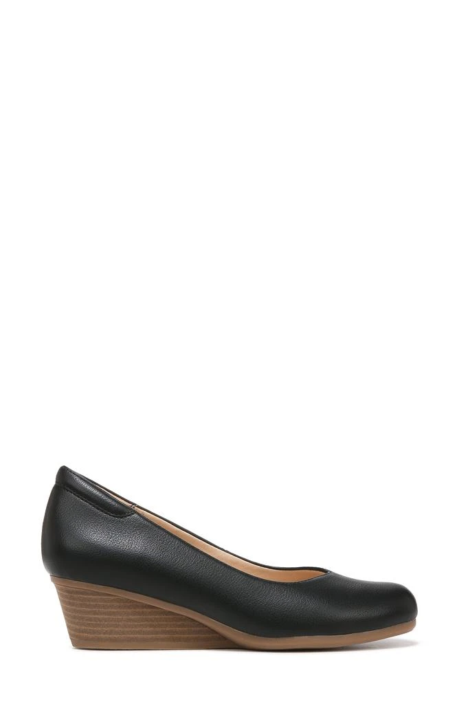 Dr. Scholl's Be Ready Wedge Pump 5
