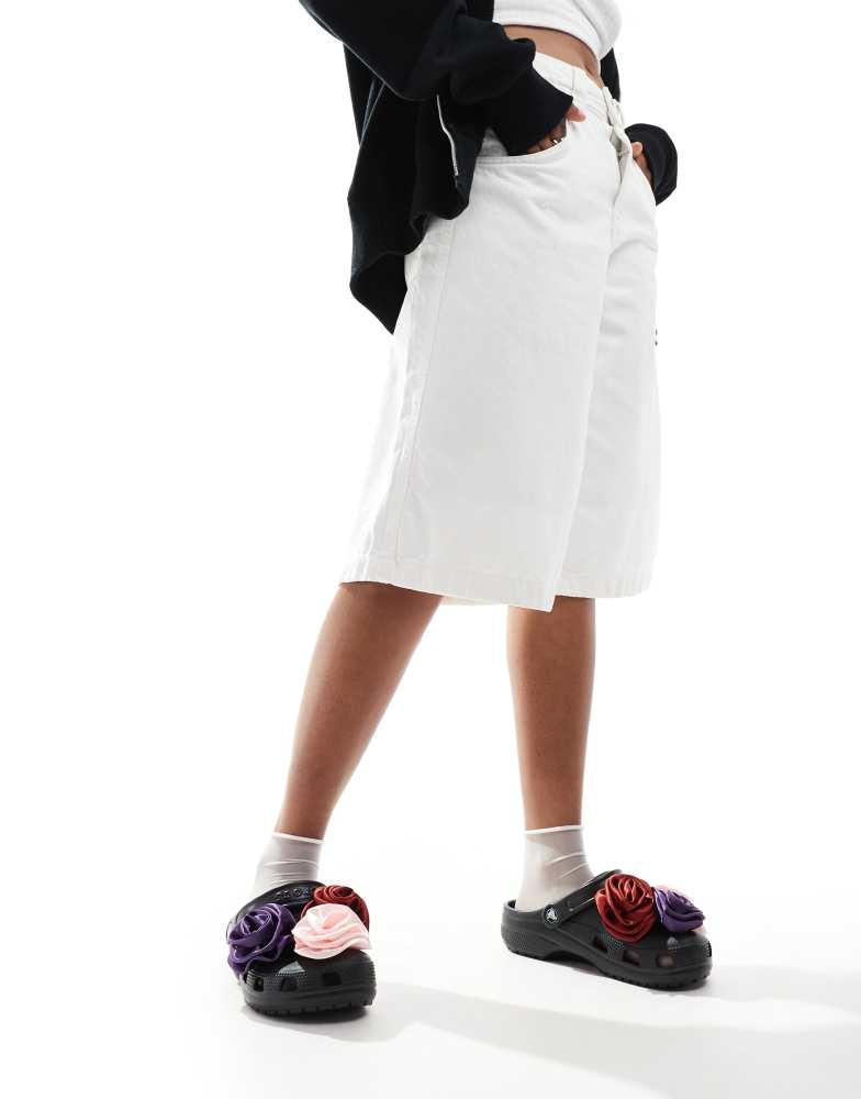 Crocs Crocs classic rosette clog in black - Sandals