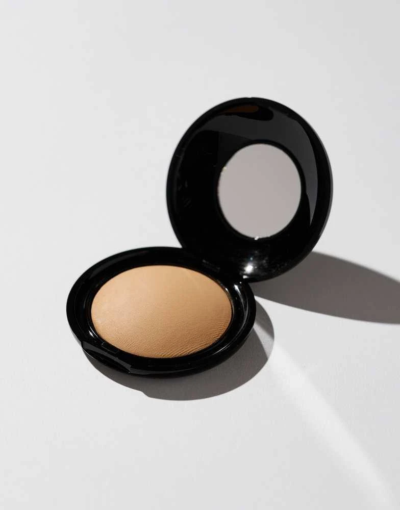 Pat McGrath Labs Pat McGrath Labs Skin Fetish: Sublime Perfection Blurring Under-Eye Powder 5