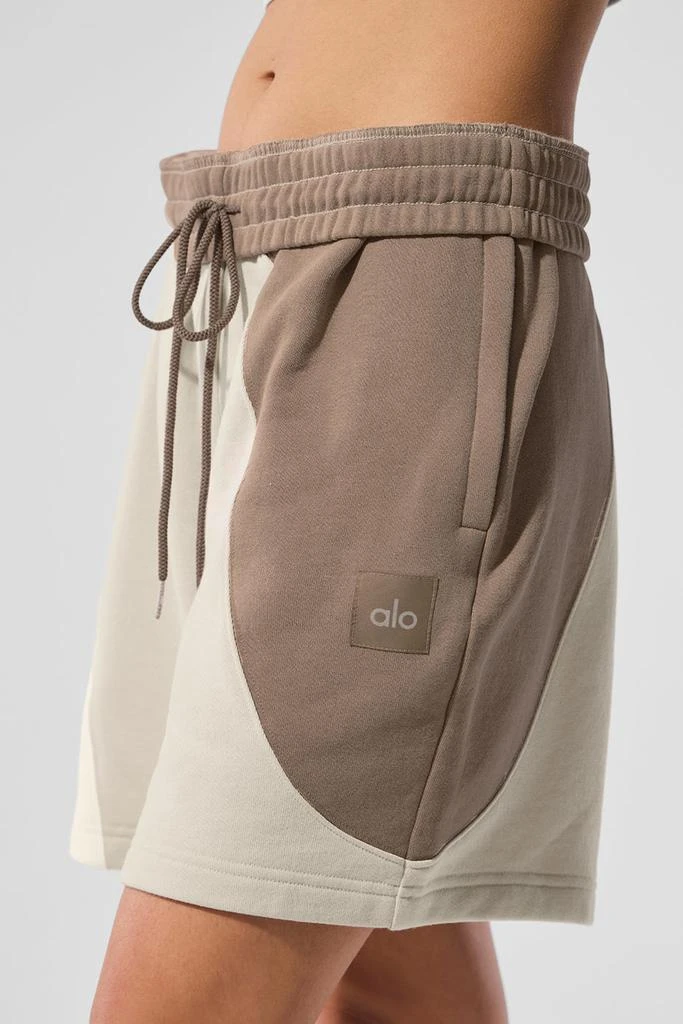 Alo 7" Make Waves Short - Ivory/Bone/Gravel 3