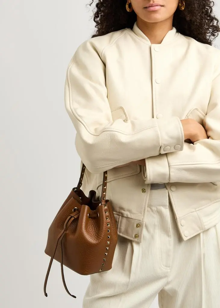 Valentino Rockstud grained leather bucket bag 5