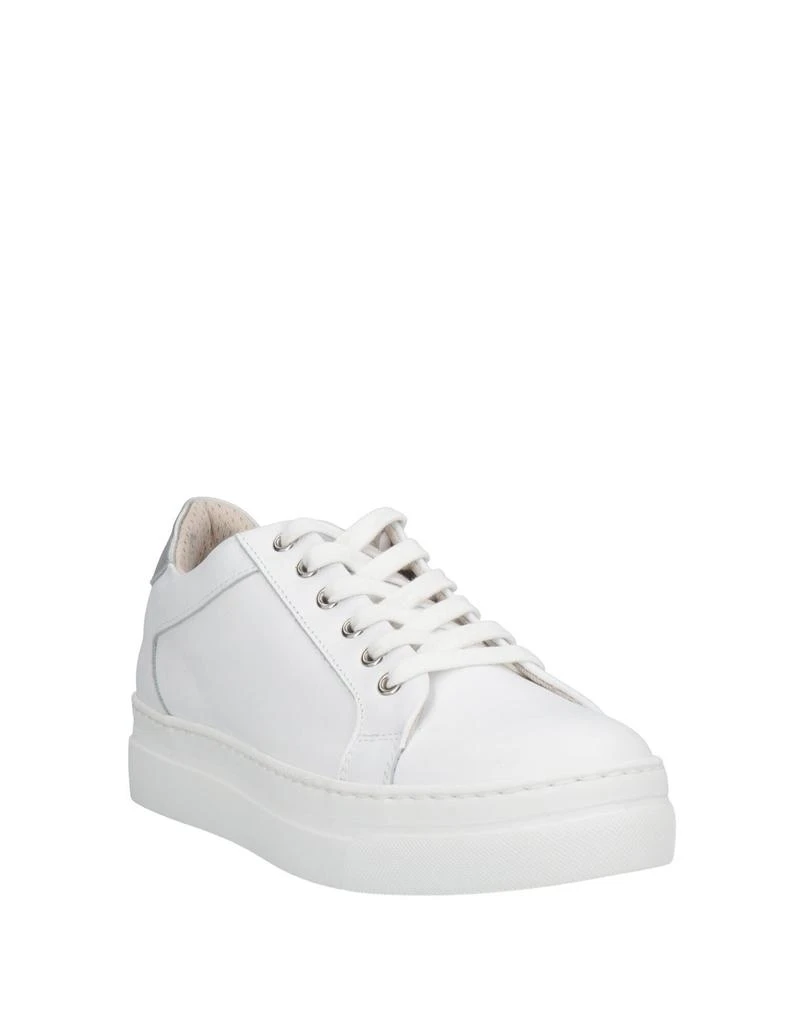 TSD12 Sneakers 2